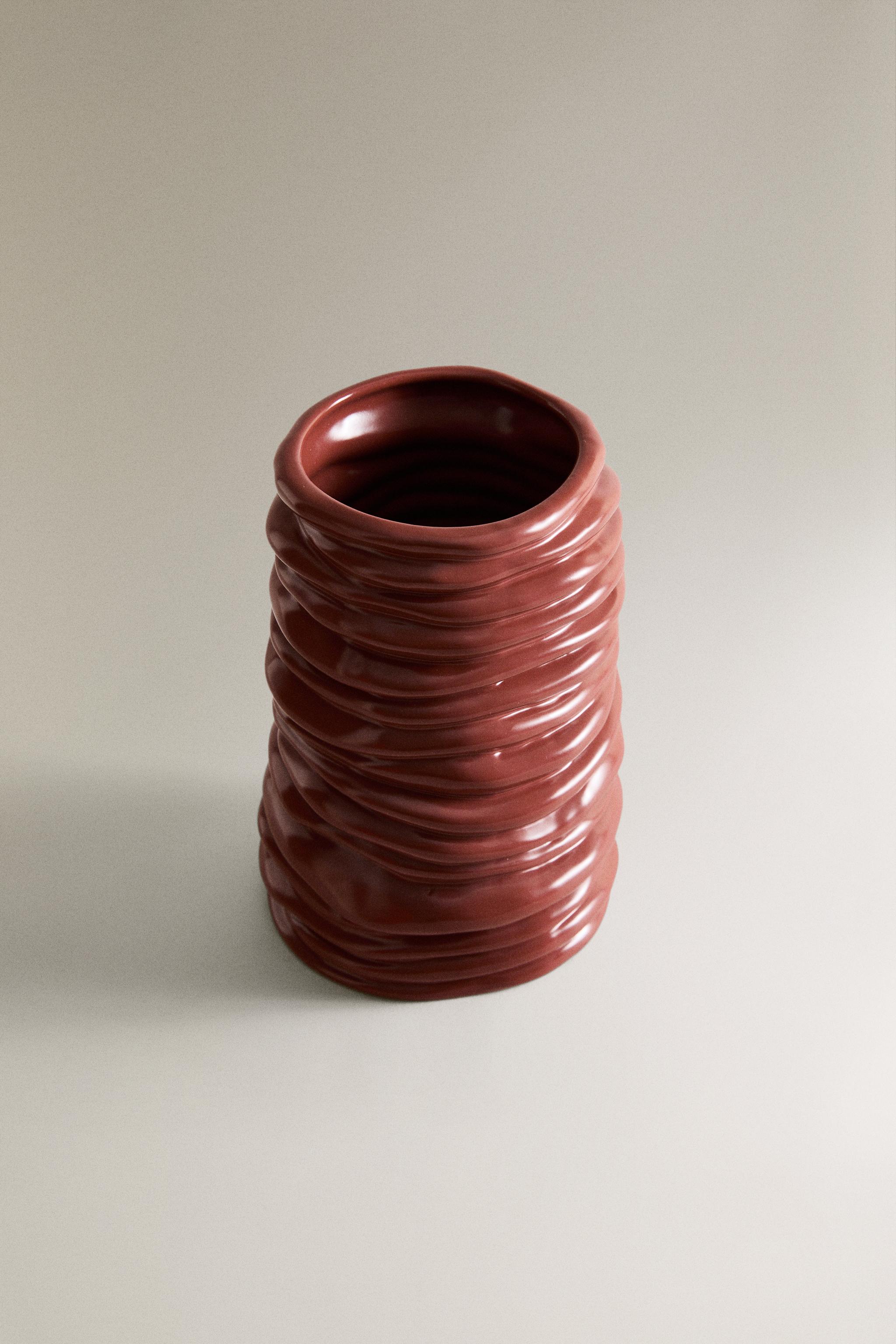 WAVY CERAMIC VASE X COLLAGERIE